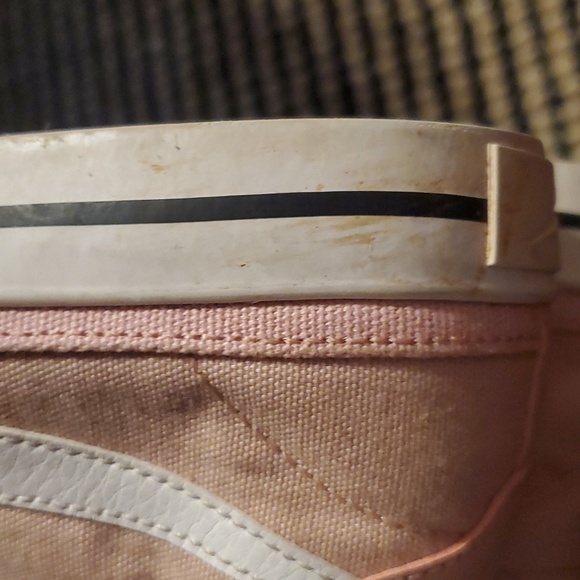 Pink Nikes - Picture 7 of 7